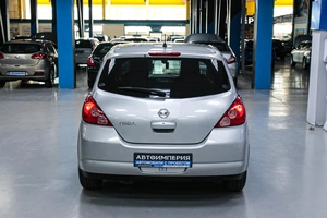 Седан Nissan Tiida 2005 года, 548000 рублей, Солонцы