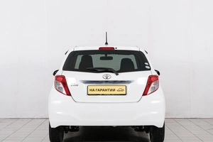 Хетчбэк Toyota Vitz 2011 года, 889000 рублей, Красноярск