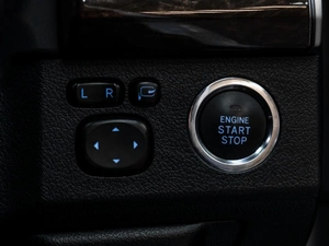 Седан Toyota Mark X 2017 года, 2675000 рублей, Тюмень