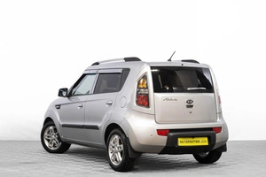 Хетчбэк Kia Soul 2010 года, 899000 рублей, Барнаул