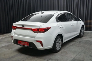 Седан Kia Rio 2018 года, 1477000 рублей, Красноярск