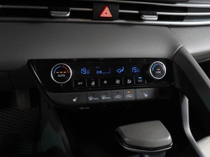 Седан Hyundai Elantra 2021 года, 1999000 рублей, Воронеж