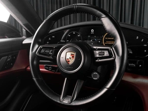 Седан Porsche Taycan 2020 года, 7639000 рублей, Тюмень