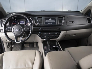 Минивэн Kia Carnival 2018 года, 2300000 рублей, Омск