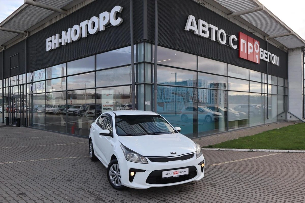Седан Kia Rio 2017 года, 1200000 рублей, Мирное