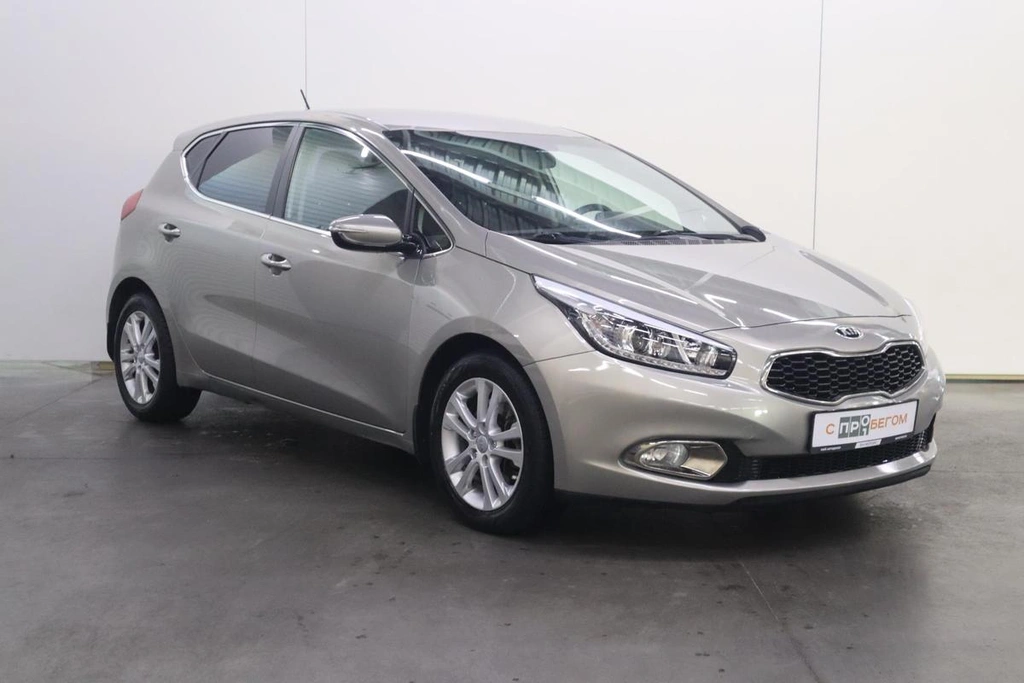 Хэтчбек Kia Ceed 2014 года, 1200000 рублей, Брянск