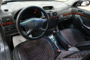 Седан Toyota Avensis 2005 года, 869000 рублей, Омск