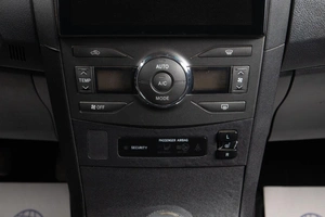Седан Toyota Corolla 2008 года, 719000 рублей, Оренбург