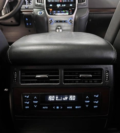 Внедорожник Toyota Land Cruiser 2018 года, 6900000 рублей, Красноярск