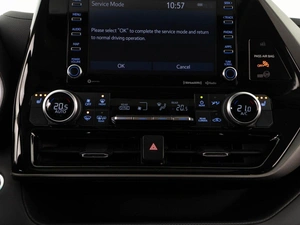 Внедорожник Toyota Highlander 2021 года, 5819888 рублей, Москва