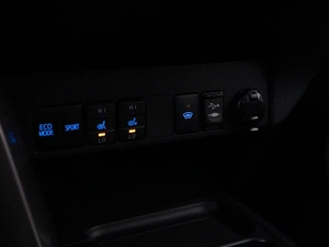 Внедорожник Toyota RAV4 2017 года, 2549050 рублей, Москва