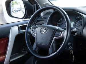 Внедорожник Toyota Land Cruiser Prado 2018 года, 4800000 рублей, Волгоград