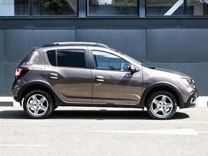 Хетчбэк Renault Sandero Stepway 2020 года, 1379000 рублей, Кирилловка