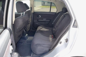 Седан Nissan Tiida 2011 года, 740000 рублей, Брянск