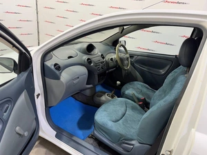 Хетчбэк Toyota Vitz 2000 года, 249000 рублей, Красноярск