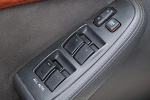 Седан Toyota Avensis 2004 года, 769000 рублей, Омск