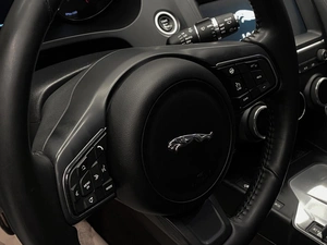 Внедорожник Jaguar E-Pace 2018 года, 2790000 рублей, Красноярск