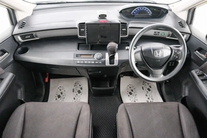 Минивэн Honda Freed 2012 года, 1179000 рублей, Красноярск