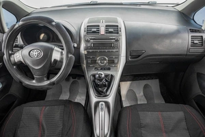 Хетчбэк Toyota Auris 2007 года, 599000 рублей, Барнаул