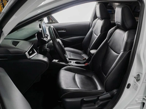 Седан Toyota Corolla 2020 года, 1919000 рублей, Тюмень