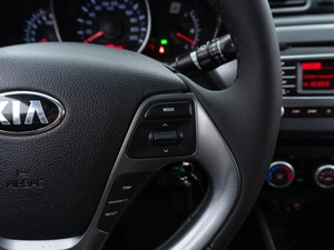 Седан Kia Rio 2016 года, 1099000 рублей, Саратов