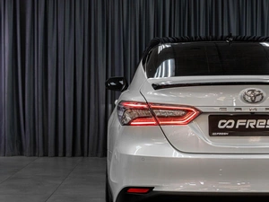 Седан Toyota Camry 2020 года, 3189000 рублей, Тюмень