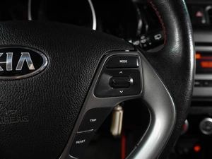 Хетчбэк Kia Rio 2016 года, 1039000 рублей, Воронеж