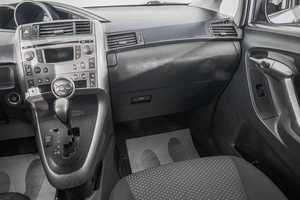 Минивэн Toyota Verso 2009 года, 1149000 рублей, Барнаул