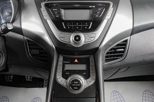 Седан Hyundai Elantra 2012 года, 839000 рублей, Тюмень
