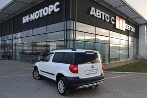 Внедорожник Skoda Yeti 2013 года, 900000 рублей, Мирное