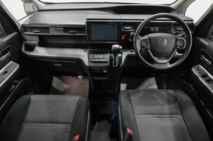 Минивэн Honda Stepwgn Spada 2016 года, 1799000 рублей, Новокузнецк
