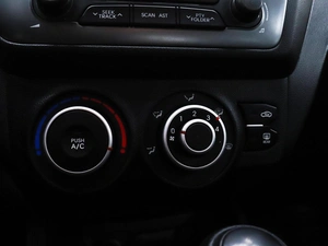 Седан Kia Rio 2012 года, 950000 рублей, Красноярск