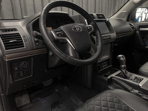 Внедорожник Toyota Land Cruiser Prado 2018 года, 5300000 рублей, Красноярск