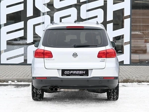Внедорожник Volkswagen Tiguan 2011 года, 1050000 рублей, Волгоград