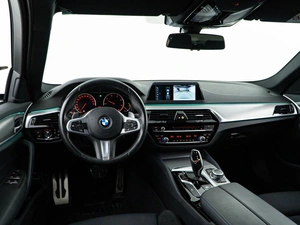 Седан BMW 5 серия 2018 года, 3997077 рублей, Москва