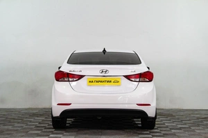 Седан Hyundai Elantra 2015 года, 1269000 рублей, Сургут