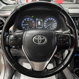 Внедорожник Toyota RAV4 2017 года, 2497000 рублей, Красноярск