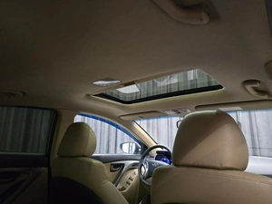 Седан Hyundai Elantra 2011 года, 875000 рублей, Красноярск