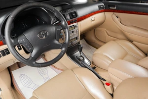 Седан Toyota Avensis 2006 года, 1049000 рублей, Тюмень