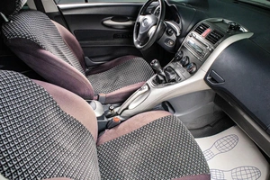 Хетчбэк Toyota Auris 2008 года, 649000 рублей, Сургут