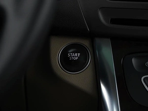 Седан Renault Latitude 2010 года, 899050 рублей, Москва