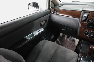 Седан Nissan Tiida Latio 2004 года, 499000 рублей, Новокузнецк