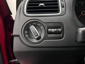 Седан Volkswagen Polo 2015 года, 1149000 рублей, Красноярск