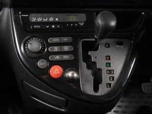 Минивэн Toyota Wish 2005 года, 850000 рублей, Красный Пахарь