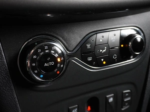 Хетчбэк Renault Sandero 2017 года, 1020000 рублей, Воронеж