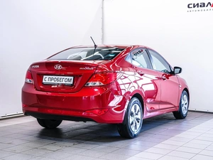 Седан Hyundai Solaris 2015 года, 990000 рублей, Красноярск