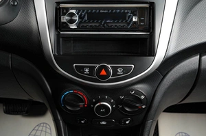 Седан Hyundai Solaris 2012 года, 869000 рублей, Тюмень
