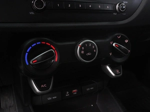Седан Kia Rio 2019 года, 1199000 рублей, Красный Пахарь