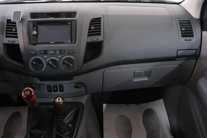 Пикап Toyota Hilux 2010 года, 2099000 рублей, Омск