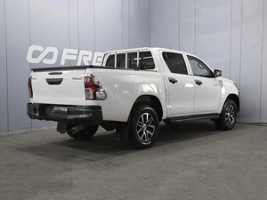 Пикап Toyota Hilux 2020 года, 2830000 рублей, Омск